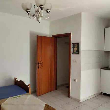 Flat * Vlorë